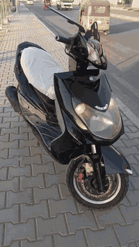 سلام عليكم دراجة سكنس فحل ياباني دراجة شلعة ومعدل بدل بيهة بس زنجيل لمكينة كهربائات شغالة كلهة
دراجة رايدهة ب780 والله دراجة نضيفة ومحافض عليهة بس اريد ابيعهة واجيب دراجة اشتغل بيهة دلفري 
متواجد ***********بس واتساب
