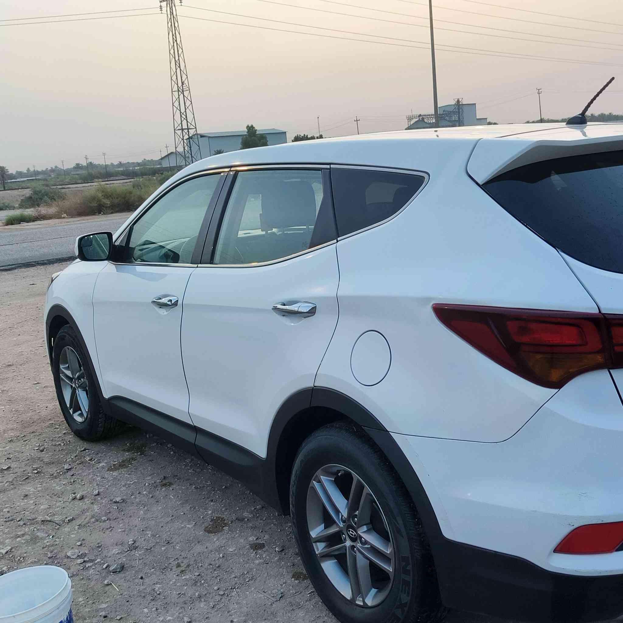 السلام عليكم سنتافي 2018 وارد امريكي رقم بغداد 5 راكب مكينه 4 سنلدر 2400 gdi الضرر قبق جنطه للاتصال ***********
