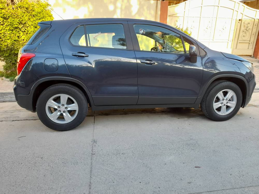 شوفرليت تراكس للبيع 
موديل ٢٠١٩
محرك ١٤ تيربو 
مواصفات 
كير اوتوماتيك 
جامات كهربائي 
مرايا كهربائي 
شاشة وكاميرا 
تحكم استيرن 
كشن هيتر
تخم تايرات جديد
صدر أمامي وخلفي جديد

بي صبغ جاملغ أمامي سايق+باب سايق 
وربع بونيت 
بدون دواخل

كوبون بنزين بي 
سعر سعر  ٩٤
بي مجال 
مكان كركوك 
***********
*********** كركوك, العراق
