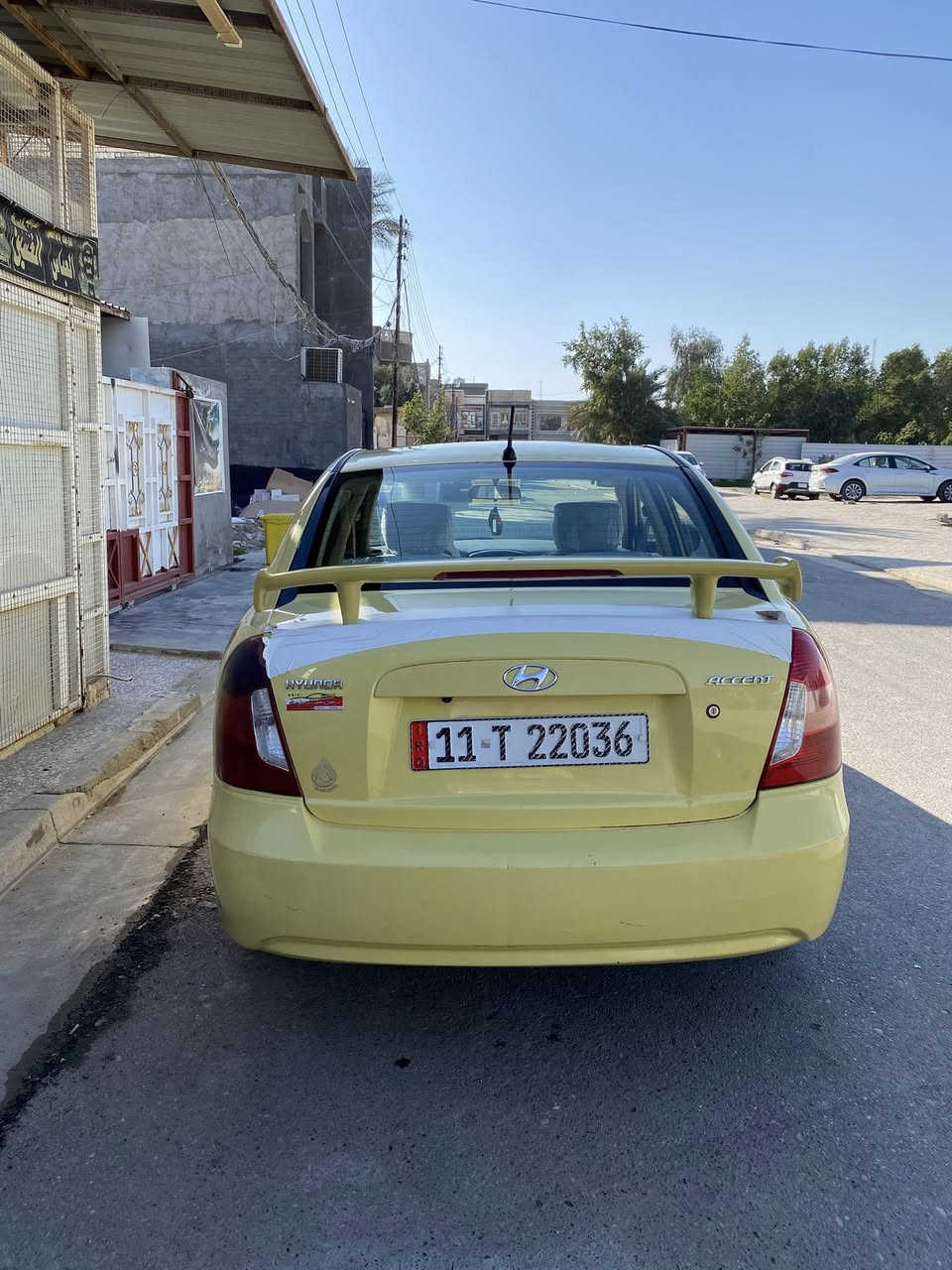 السلام عليكم للبيع اكسنت موديل 2011 ليموني شركة عامة خليجي مكينه 1600 كير مكينه مكفولات سيارة شوفه عينكم نظيفه فقط بنيد مبدل لا لغد ولا شاصي ضربه سطحيه عل بنيد فقط وسونار موجود 
السعر 88 ورقه وبيه مجال بسيط 
مكاني بغداد الحسينيه 
اتصال فقط ***********  
رجاءاً لحد ينزل سعر بكيفه بتعليقات الي ينزل سعر يترزل
