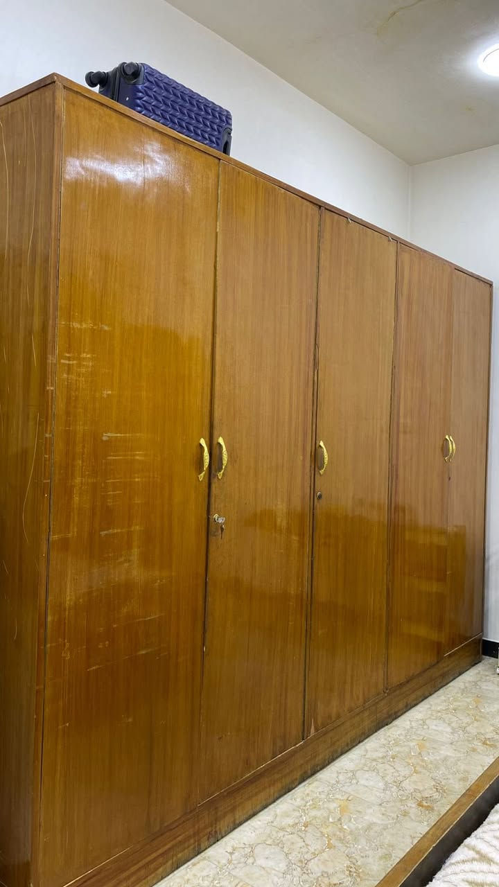 السلام عليكم غرفه صاج للبيع بسعر ٥٠٠ وبيها مجال بسيط واتساب فقط *********** العنوان بغداد الدورة البوعيثه
