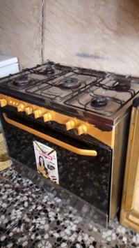 طباخ خمس مشاعل • فرن ما مستخدم • نظيف