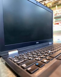 ديل Latitude E5570 • i7 الجيل السادس • 256SSD