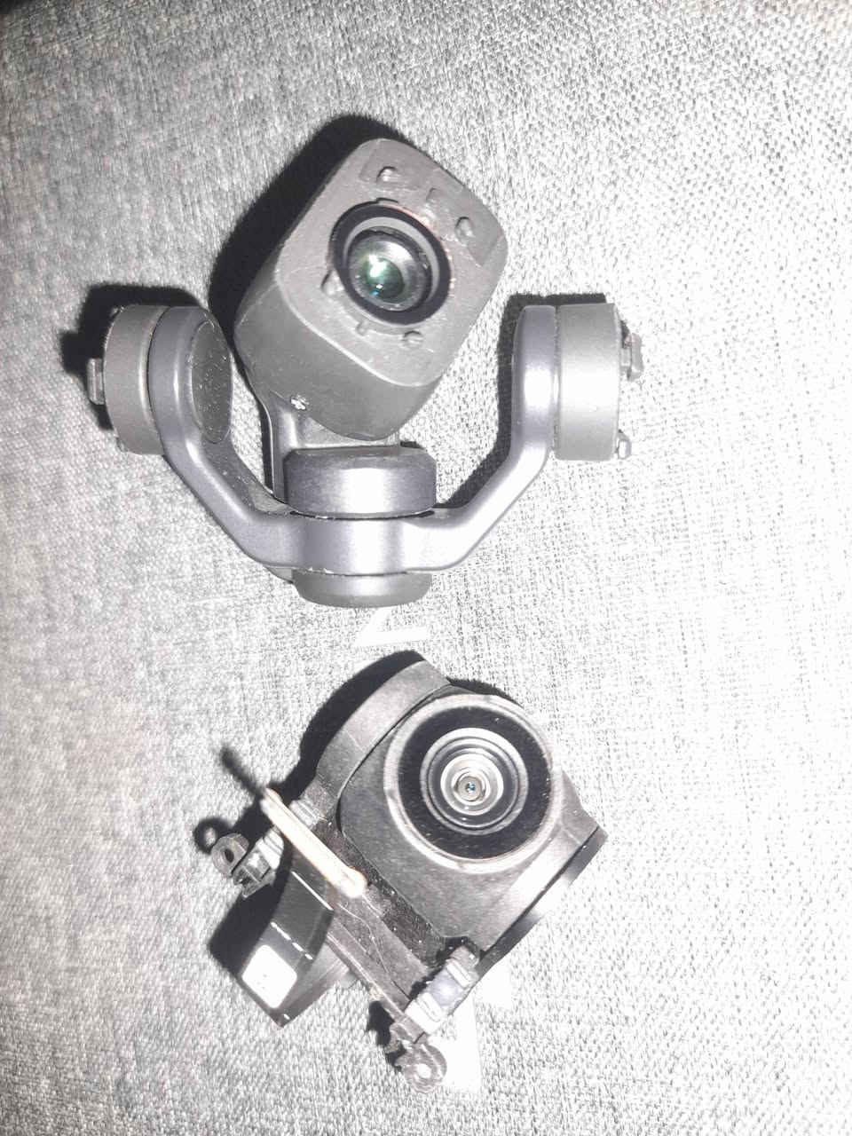 السلام عليكم  //  كما موظح بالصور كنابل عدد 2 واحد مالت ميني 3 والثاني مالت نيو مالت النيو كامل مابيه نقص اما مالت الميني 3 نقص شريط ونقص قبق عدسة الكامرة شراي يجيني خاص


**إذا كنت صاحب هذا الإعلان وتريد حذفه لأي سبب، رجاءا أرسل رسالة إلى الدعم الفني**