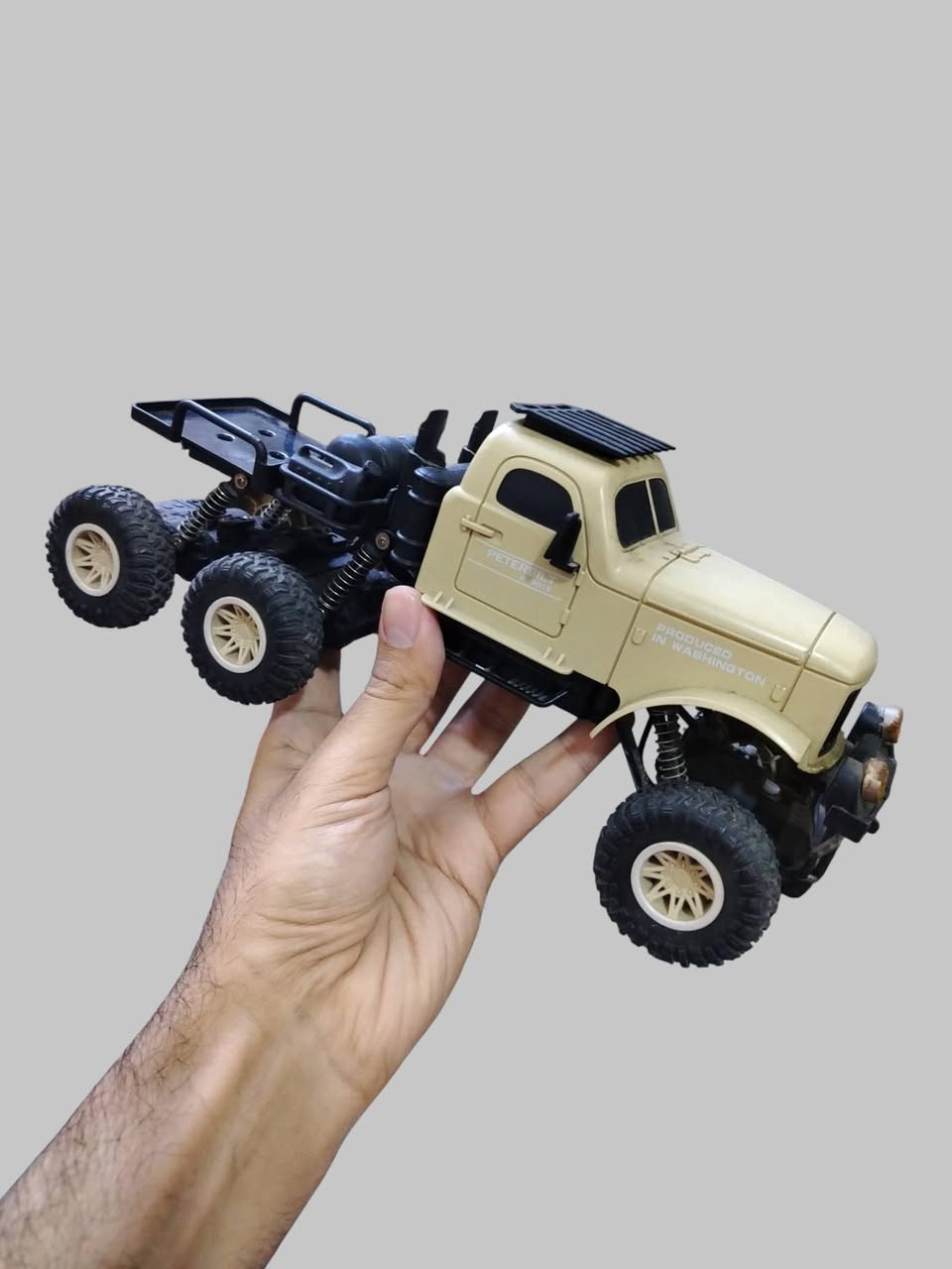 متوفر ✅
شاحنة عسكرية تحكم عالريموت 😍
حجم القطعة واضح في الصورة 😌 
للحجز يرجى المراسلة على الخاص ☎️ 
يتوفر توصيل لكل محافظات العراق 🚗


**إذا كنت صاحب هذا الإعلان وتريد حذفه لأي سبب، رجاءا أرسل رسالة إلى الدعم الفني**