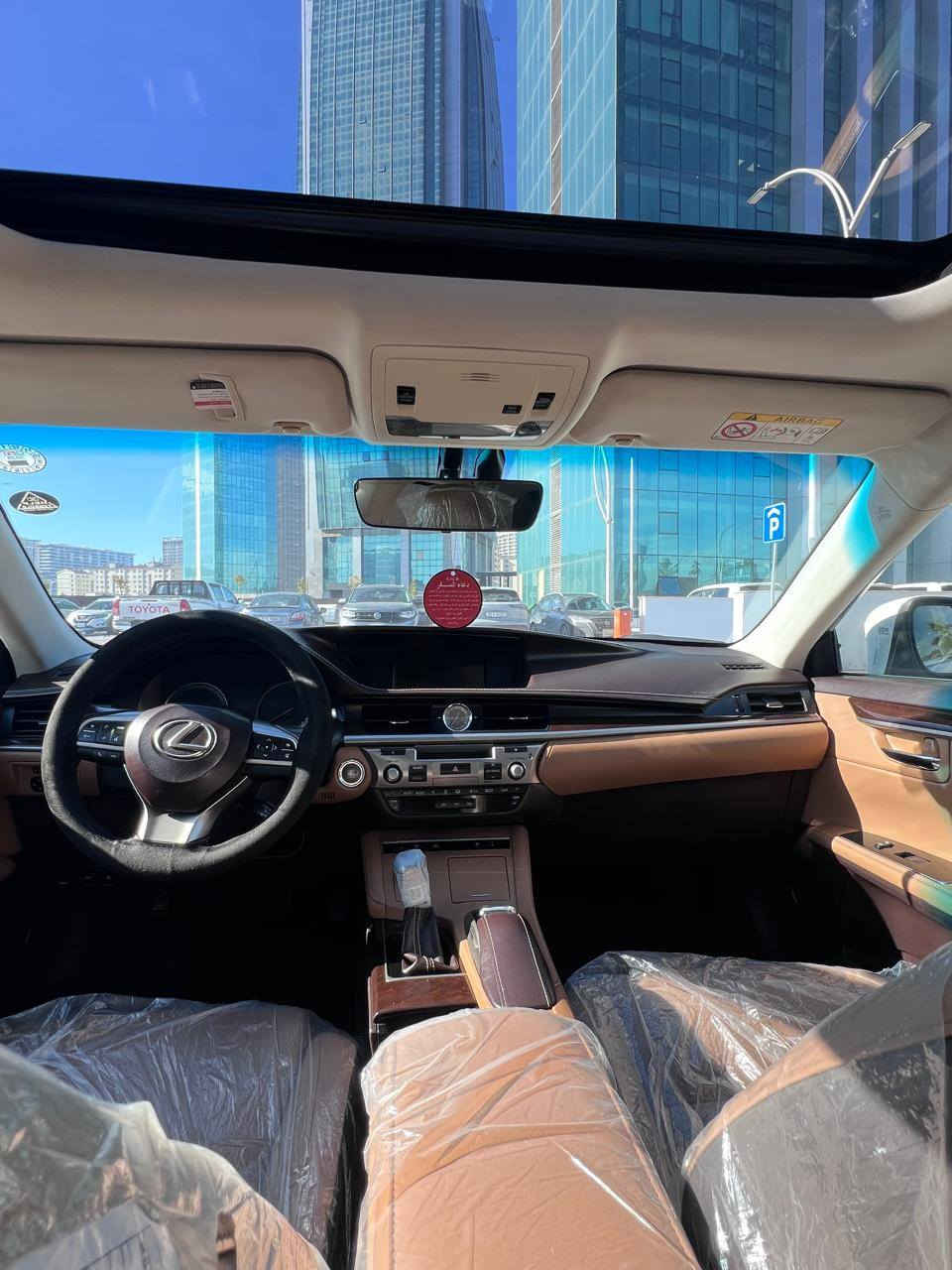 ليكزز es350 مواصفات فول 1/1خليجي شركه ساز  سيارة لوك مثابه زيرو  مكفوله كفاله على وضع شركه  للااستفسار *********** واتساب
محرك 6 سلندر
بانوراما
داخل مشمشي 
كشن ملكي
كشن خزن وتبريد
حساسات
3 مود درايف
تحديد سرعة
5 برداد
داخل ليد
ليد تهاري
نشرة ليكزز بالبوب
سبير و دوشمه بالكيس ما مستخدم أربيل, العراق
