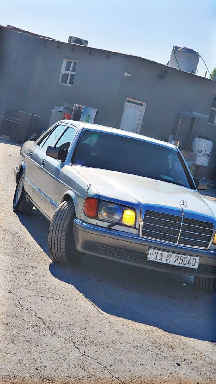 السلام عليكم للبيع ...مارسيدس رئاسي مديل 1988 سياره فول مواصفات سياره كفاله عامه مصبوغه عام لجماليه فقط واكو ملاحضات بل جامغات الخلفيه موضحه بصور كير ومكينه كفاله عامه  بسمنه تحويل ثاني يوم  سعرر#$95   اني مكلف بنشر رقم صاحب سياره ***********  مكان سياره ديالئ بعقوبه
