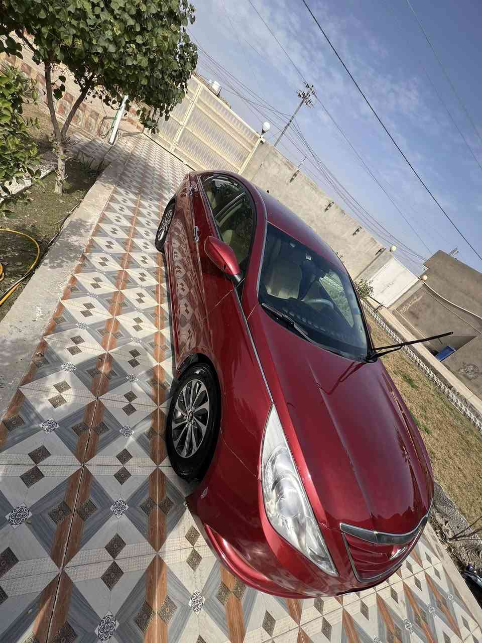 السلام عليكم 
سوناتا 2012 امريكي بيه جاملغ وبنيد وجاملغ خلفي بدون دواخل شرط 
كله ليبل واحد بدون تبديل 
داخل بيجي رقم بابل دولي سنويه وهزه جاهزه
تخم تاير حداديه 
داخل بيجي بيه شويه شخوط بسيطه 
السعر 98 وبيه مجال 
مكاني بابل 
للاستفسار الاتصال بالرقم ***********
