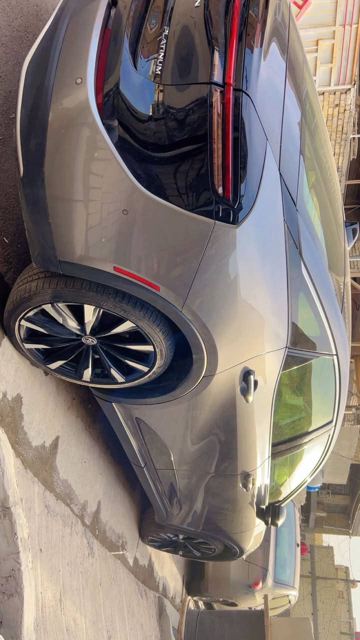 السلام عليكم سياره أمريكي تيوتا كراون 2024 بلاتينيوم و1/1 فول موصفات اعلى فاء بالاكراون  2كلر.  مواصفات هواي وتعجز تحسبه السعر 47 الف دولار وبيه مجال  رقم الهاتف *********** واتساب فقط  . 
ملاحظه السياره على وضع الشركه حتى الدعاميه مالته نفسه بدون ايرباكات ماعدى البنيد بس رصعتين بي تم تعديلهن وصبغهن
