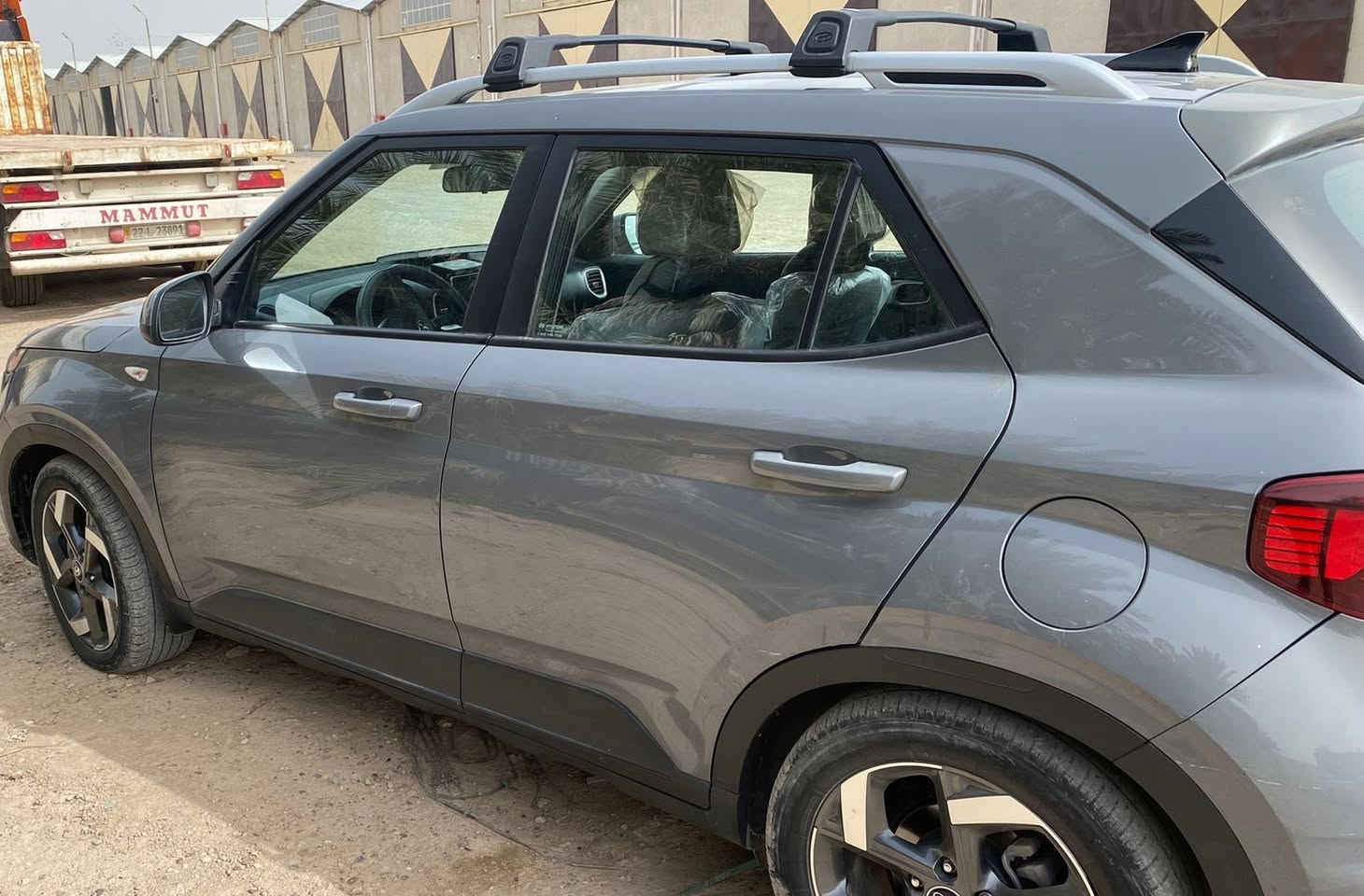 مرحبا
هونداي فينو موديل ٢٢ رقم بغداد ماشيه ٤١ ميل وارد امريكي حادثه جنطه مبدله بلادي 
محرك ١٦٠٠ دبل نوز
فتحه 
سيارة كامله مكمله مبيه اي نقص 
دوشمه حديثه
بوليش جديد 
نانو سيراميك 

فتحة بالقمارة (سلايت)
شاشة+كاميرة
لإدار امامي خلفي 
تحكم استيرن
تحديد مسار 
حساسات
مانع انزلاق
السيارة نظيفة وجاهزة
السعر١٣٠
مكان السيارة....بغداد حرية او كاضمية 
الاستفسار ‭٠٧٩٠ ٢٣٥ ٠٥٠٤‬
