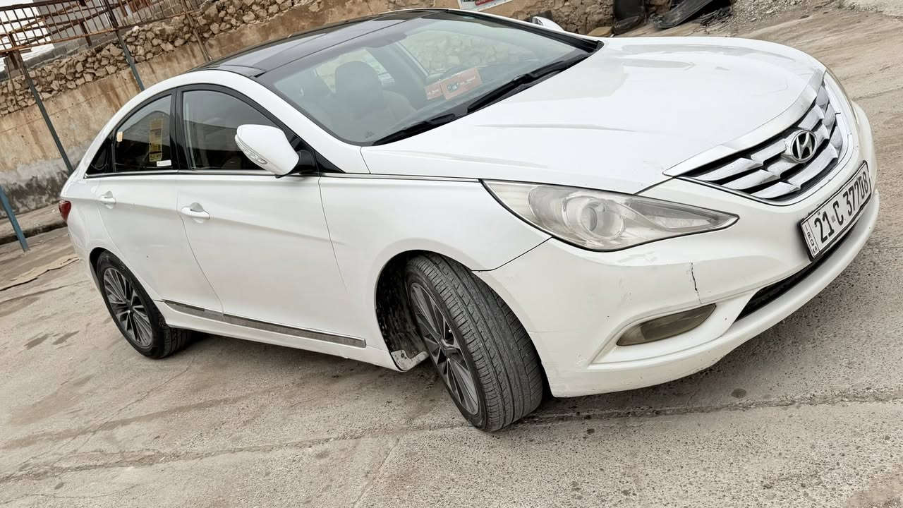 السلام عليكم للبيع بسعر مناسب ب114 وبيها مجال بسيط
اعتذر عن الوعده والاقساط 
سوناتا 2010 خليجي 
كير محرك بشرط جديد 
محرك 2400 شرط ممفتوح 
بيها الباب صبغ فقط وشرط السونار
سنويه لل2028
هزه جديده
ارقام الجديد
موصفات
بنوراما
شفتات استيرن
كشنات هيتر وكهرباء
لايتات زينون
السيارة جاهزة ونضيفه حيل
سعرها 114او بيها مجال بصيط للشراي
***********
***********
