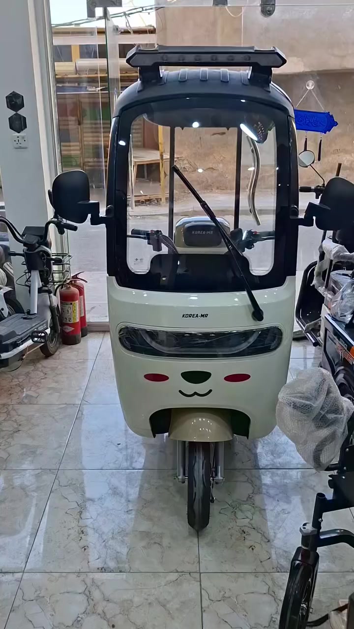 دراجة كهربائية ثلاث عجلات 
تخدم كبار السن
 و ذوي الإحتياجات الخاصة 
خمسة بطاريات
 السرعة 40 كم
تقطع في الشحن الواحدة مسافة 40 إلى 30 كم 
سلة خلفية و سلة تحت الكشن
 ثلاث سرعات ، بك ، لايت ، عالي وناصي ، إشارات مروحة للتبريد و بوجكتر إضافي للإنارة
 السعر مليون و 250 فقط 
و يوجد توصيل
 للطلب و الإستفسار إتصل
 على *********** واتساب
