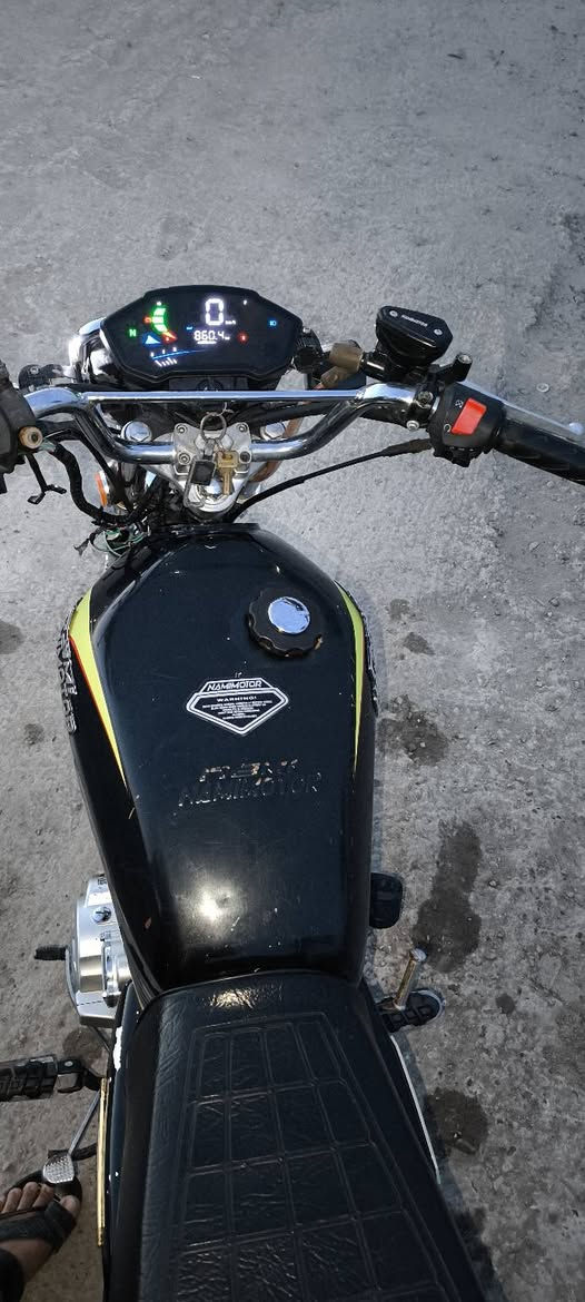 السلام عليكم  دراجه ايراني البيع مكينه 200Cموديل 24 بيه جكجكه بل مكينه ماعرف ماليش  سعر 650الف وبيها مجال واذا اكو مراوس حسب القناعه ***********
