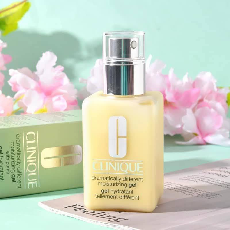 مرطب كلينك
Clinique dramatically moisturizing gel 🤩
منشأ أمريكي🇺🇲🇺🇲
الاصلي بضمان فحص الباركورد
مرطب كلينك جل هو مرطب للاستعمال اليومي والافضل علئ الاطلاق للبشرة الدهنية والمختلطة. 
لانه خالي من الزيوت وسريع الامتصاص يرطب البشره حتي الطبقات العميقه بدون اي اثر دهني . 
فيساعد البشره علي الاحتفاظ بدرجه ترطيبها المثاليه وبالتالي يقلل من افرازها للدهون 
يمكن استخدامه قبل المكياج 🌷
ارقى مرطب بالعالم بدون مجامله 💫💫 
ترطيب الوجه ضروري وهذا المرطب رقم ١ من بين المرطبات
حلو وخفيف عالبشره وما يكتل ولا يبين دهني خفيف كله تمتصه البشره بسرعه وتبقى بيها نضاره وترطيب 
ونقطه صغيره منه تكفي لكل الوجه ❤️
متخصص لترطيب والعناية اليومية للبشرة
هو مهتم بكل اختصار بالترطيب ويناسب جميع الأعمار الصغيرة أو الكبيرة
يستعمل تحت الميك اب كبرايمر أومرطب للبشرة قبل الميك اب

السعر ١٢ الف


**إذا كنت صاحب هذا الإعلان وتريد حذفه لأي سبب، رجاءا أرسل رسالة إلى الدعم الفني**