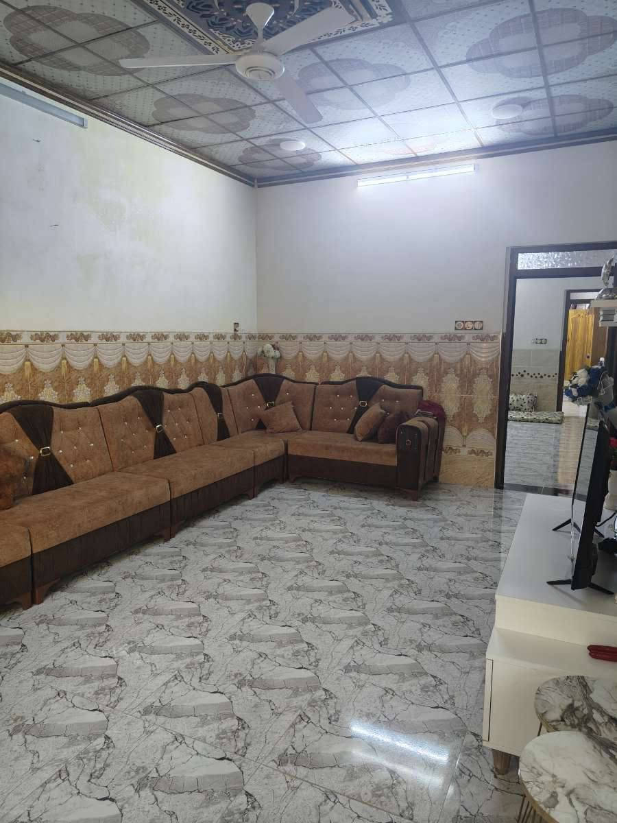 بيت للبيع العنوان حي الرشيدية المساحه 170 واجهة 7 ونص
البيت طابقين : طابق الأرضي 
غرفه نوم كبيره 
هول 
استقبال 
مطبخ 
صحيات 
الطابق الثاني: 3 غرف وغرفه سويت 
وهول وبيتونه بالطابق الثالث 

الاستفسار الاتصال عبر الرقم

 ***********
