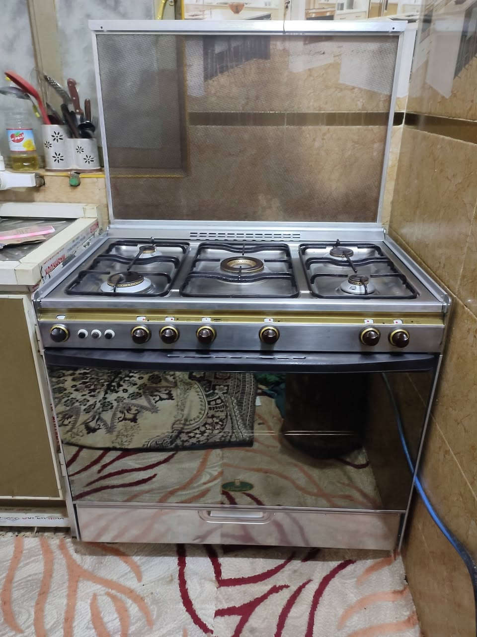 طباخ للبيع كريازي باب اول جديد المكان ديوانيه حي عسكري شارع 60 الاتصال على هذا الرقم ***********
