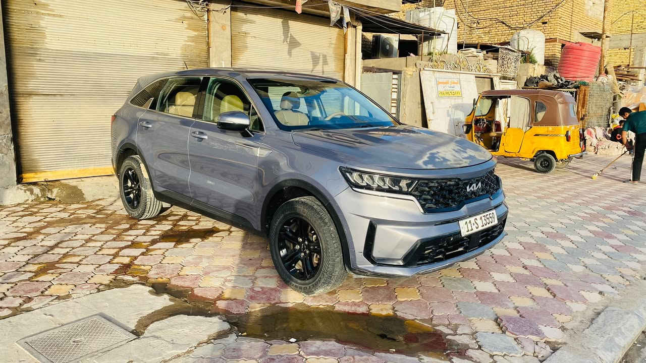 اخوان سورنتو للبيع مال جني يشهد الله السياره تخبل بس عندي بناء واريد ابيعها موديل 22 امريكي حادثها يخبل كلش خفيف نص فوول رقمها بغداد بأسمي مكانها ناصريه مركز سعرها ببببلاش 222 وبيها مجال للشراي اخوان المو شراي لا يخابر رجاءً 
وهذا رقمي***********
