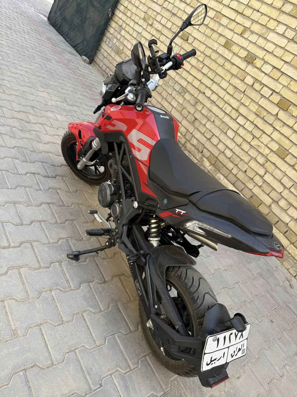 السلام عليكم بنلي إيطالي  حجم المكينه 135 الموديل 2025 ماشيه 5000 اخت زيرو رقم أربيل باسمنه تريد تحويل او وكاله دفتر ضمان وياهه ورقم ثاني ايضاً دهن مبدله جديد هو والفلتر بل شركه بانزين فقط محسن مكفوله كفاله عامه مكاني بغداد حي القاهره الضباط ***********
