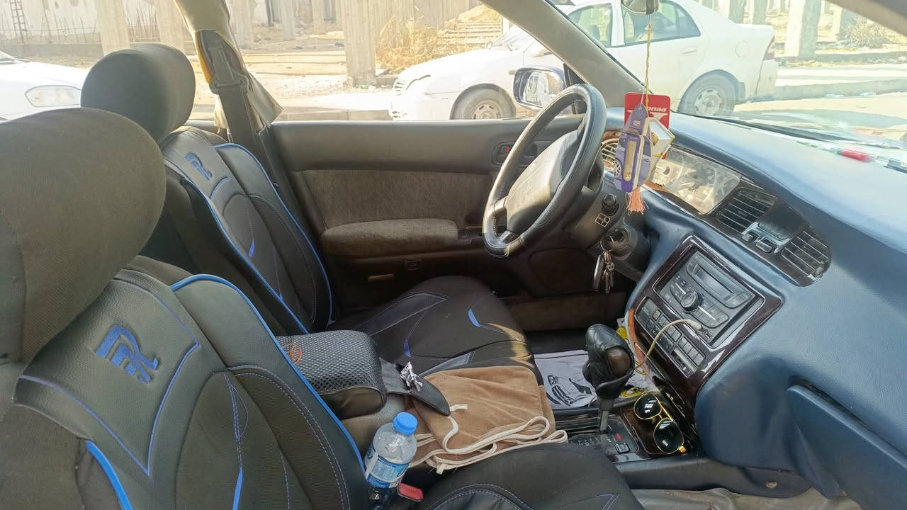 كراون بطة موديل 1993 رقم نينوى انكليزي أني صاحبها الشرعي السعر 55 وبيها مجال تبريد شغال مكفولة من الكص كهربائيات داخلها حيل حلو كلها شغالة التواصل 
***********
***********
