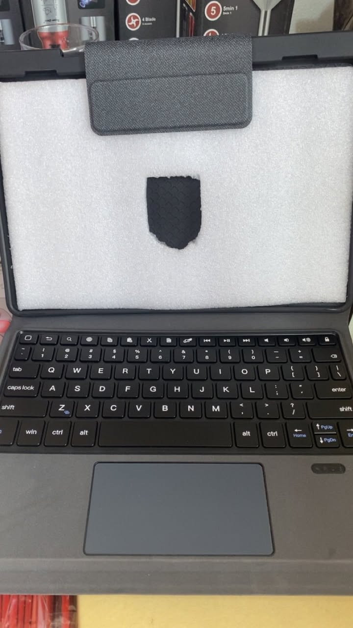 السلام عليكم تم وصول بضاعه جديده لمحلنا الكائن في حي المعلمين شارع بيت هميم    واتساب ***********
