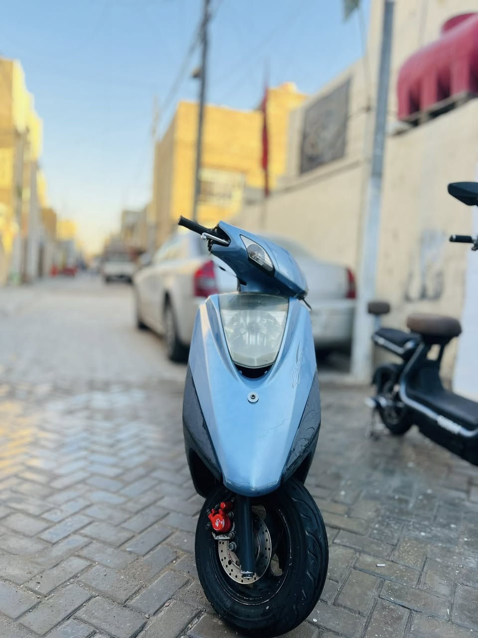 السلام عليكم
دراجة إبريز ١٤٠ كابريتر 

شلعه وعدل ودراجه نصبه ناشفه

كهربائية كلاهة شغالة نكرت هندر

المكان بغداد مدينه الصدر شارع داخل 

الرقم ***********

السعر 500 وبيه مجال حك جيه
