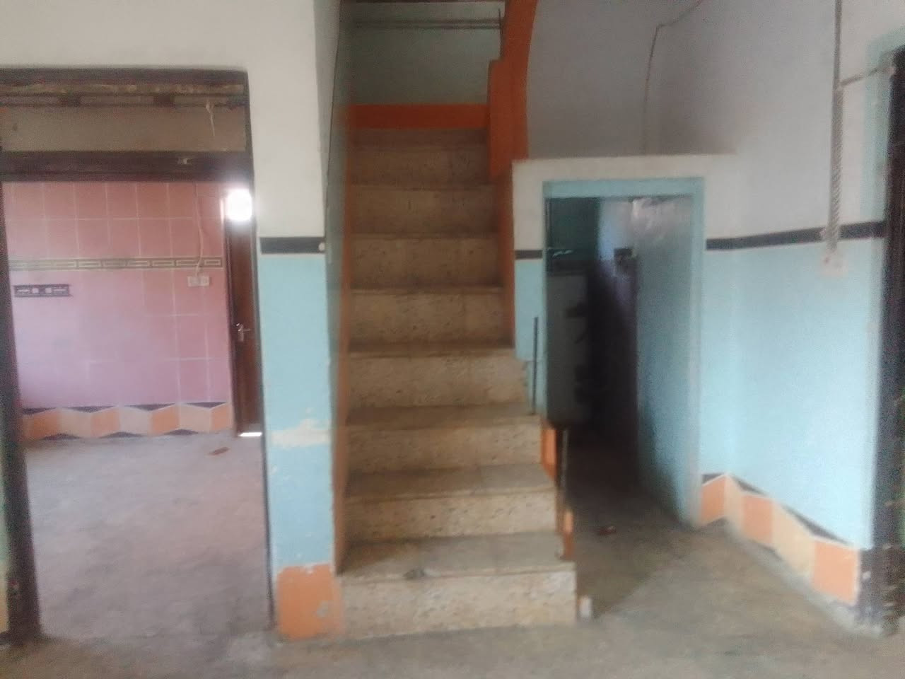 بيت للبيع بيت طابقين منطقه حي وحد يم مدرسه تقدام بيت ٧غرفه نوم سند طابو صافي سعر ١٢٠مليون ***********
