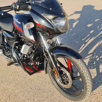 م̷ـــِْن رخصة صاحب الكروب بولسر موديل 23 للبيع ماشيه 7 الف.  ونضيفه كل...