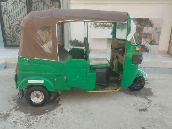 السلام عليكم تكتك البيع مديل 22 السعر 8400مامتواجد عل فيس ***********
