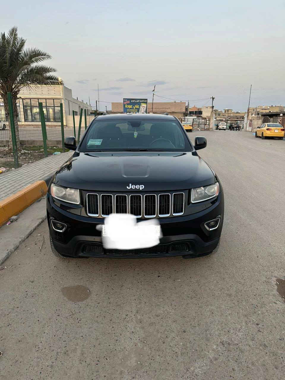 سياره جيب كراند شيروكي 
السياره فئة لاريدو
موديل 2016
وراد امريكي بارد فقط لا صبغ ولا حادث
مكينه 3.6
6v
سنويه باسمي رقم سليمانية تحويل مباشر
رقمي *********** للاتصال على رقم فعال واتساب وخط السعر عند التواصل فقط واتساب
