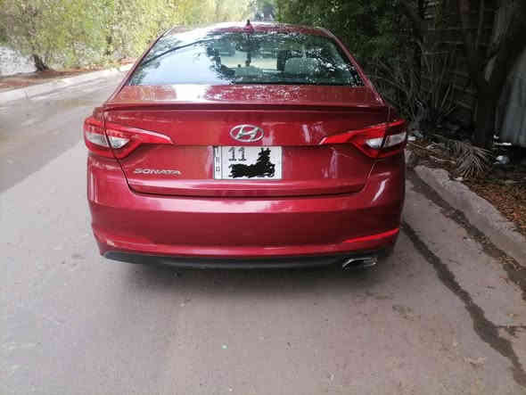 السلام عليكم 
اللهم صل على محمد وآل محمد 
سوناتا رقم بغداد الجديد هزة رقم جديد موديل 15 وارد امريكي بدون حادث كلين تايتل مكفولة من الضربة والصبغ بجم كبس جنطة كبس صار بية بلعراق  جوة قبق البانزين صبغ  تقريبا شبر وشوية اثر شخط مال تكتك وصبغتة على كدة بشرط بدون داخل ولا دكة  الباقي مكفول كفالة عامة كشر دواخل كير محرك جديد شديتة صدر جديد طستة ناعمة ايرباكات كلهن سليمات تخم تاير جديد 
مواصفات 
مانع انزلاق 
كامرة خلفية 
وضعيات قيادة سبورت ايكو نورمال تحكمات ستيرن عداد ليزري 
وباقي المواصفات معروفة عارضة 
130 ورقة 
وبية مجال حك الجية السيارة جديدة وكشرة جديد ونصبتة حلوة مكاني بغداد هذا رقمي بي واتساب*********** اقراء المنشور زين كلة البية حجيتة مابية اي نقص السيارة مال بيت وما متعوبة وجاهزة   رقم الشاصي موجود بلمنشور وعندي سونرها وبخدمتك بغداد
