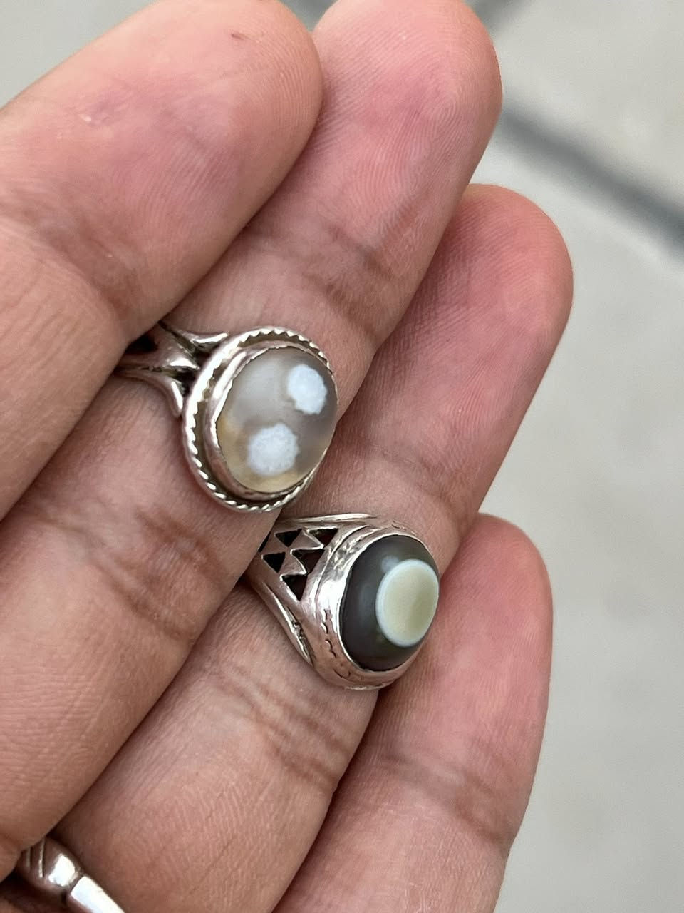 سليماني قديم
صياغة يدوية

الشراي***********

المكان بغداد حي اور 

توصيل ماعندي
