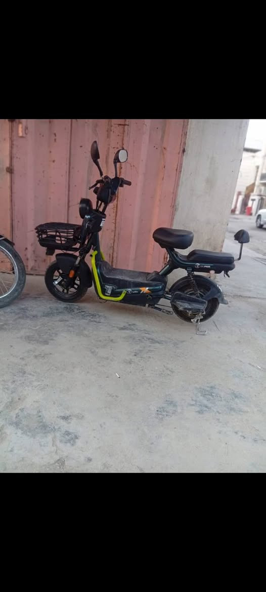 السلام عليكم دراجة شحن لبيع حجم 14 
بطاريات4 
دروعة 
مرايات
تشغيل عن بعد 
السعر 200 مكان بغداد


**إذا كنت صاحب هذا الإعلان وتريد حذفه لأي سبب، رجاءا أرسل رسالة إلى الدعم الفني**