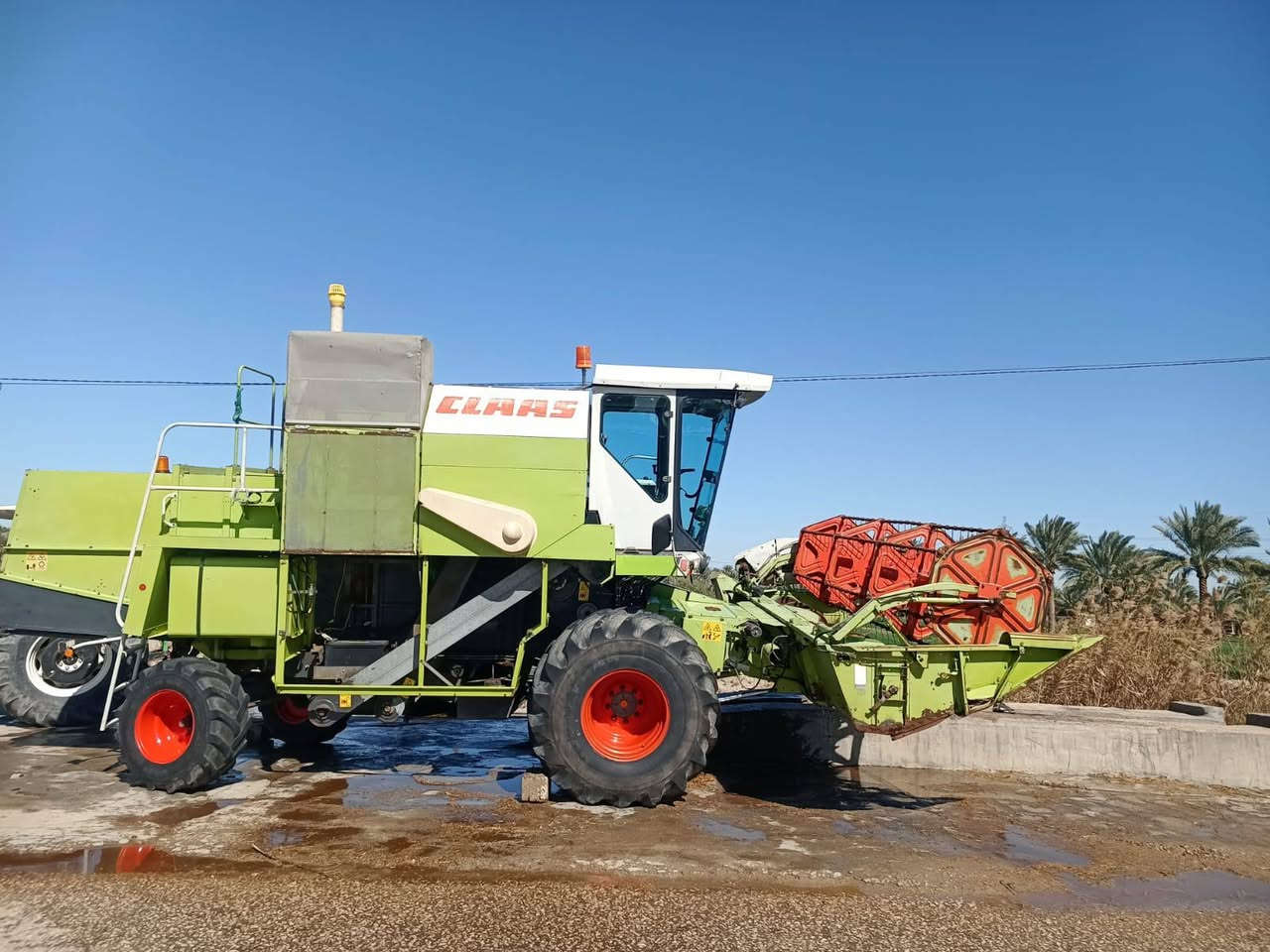 حاصده كلاص للبيع موديل 99 رقم اربيل فول مواصفات 4 بلم اوربيه مشتعله موسم واحد بل عراق مديومه زاهزه لشغل شرط مكفوله عام شرط شركه تصل ***********
