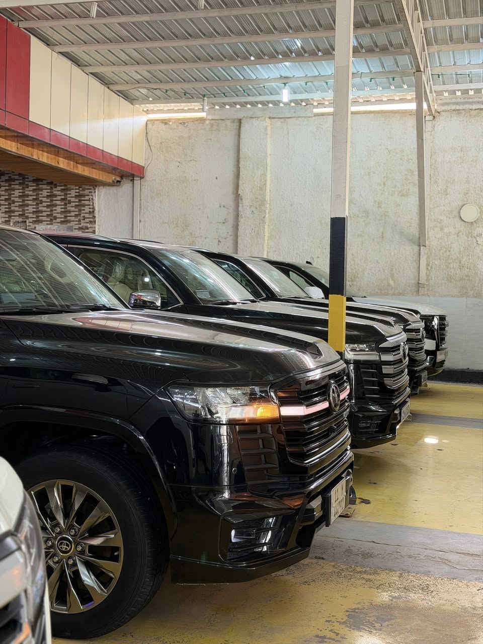 يعلن معرض بيت شريجي👑 عن وصول تويوتا لاندكروز black edition فول الفول 1/1 اصلي بلاك بلكامل بلادي ومغلفه ppf اصلي ومكفوله وماشيه 19 الف حقيقي 5 كامرات لمتدد مختمه بلكامل ختوم black
2024 لسياره مرقم بغداد فول شاشات وتطبيق  مكفوله نستقبل بيع او مراوس العنوان كوت حي لحكيم 🧿
#تويوتا_ لاندكروز_2024 gxr limited✈️
اللون: اسود black 
عداد المسافات19km 
المواصفات:  رقم بغداد فول مواصفات ١/١
شباك لد
سلايد(فتحة قمارة)
كراسي جلد اصلي(بيجي)
كراسي اثنين كهرباء
تبريد خلفي شاشة
شحن الهاتف لاسلكياً
ثلاجه
كروس سرعة 
خمس بصمات
فول تحكم استيرن(جهتين امامي+جهتين خلفي)
شاشة عرض الاعطال
صندوك كهرباء(شفط)
فتح صندوك تلقائيا  
دبل كير(عادي+اوتوماتيك)
ناقل حركة ٨ نمر
دبل حساس(امامي+خلفي)
نظام تحكم بمستوى الضوء الداخلي
مانع تزحلق
نظام فتح الابواب لاسلكياً
فور ويل
شاشة امامية كبيرة اصلية
شاشات خلفيه تطبيق 
كامرة خلفية اصلية
تشغيل عن بعد
دوسات كتابة landcruiser
اشارة بالمري
مري كهرباء(شفط)
لايت عدسة زنون(عالي+ناصي)
لد امامي
#ويل_20_الجديد_كليا
#سستم_صوت
مدخل
CARPLAY
‏BLUETOOTH 
‏AUX
‏I POD
‏USB
‏CD
سعرها 740وبيها مجال 
للاستفسار الاتصال بِنَا على الأرقام التاليه

  حسنين ‭0771 508 5598‬ واتساب او اتصال
