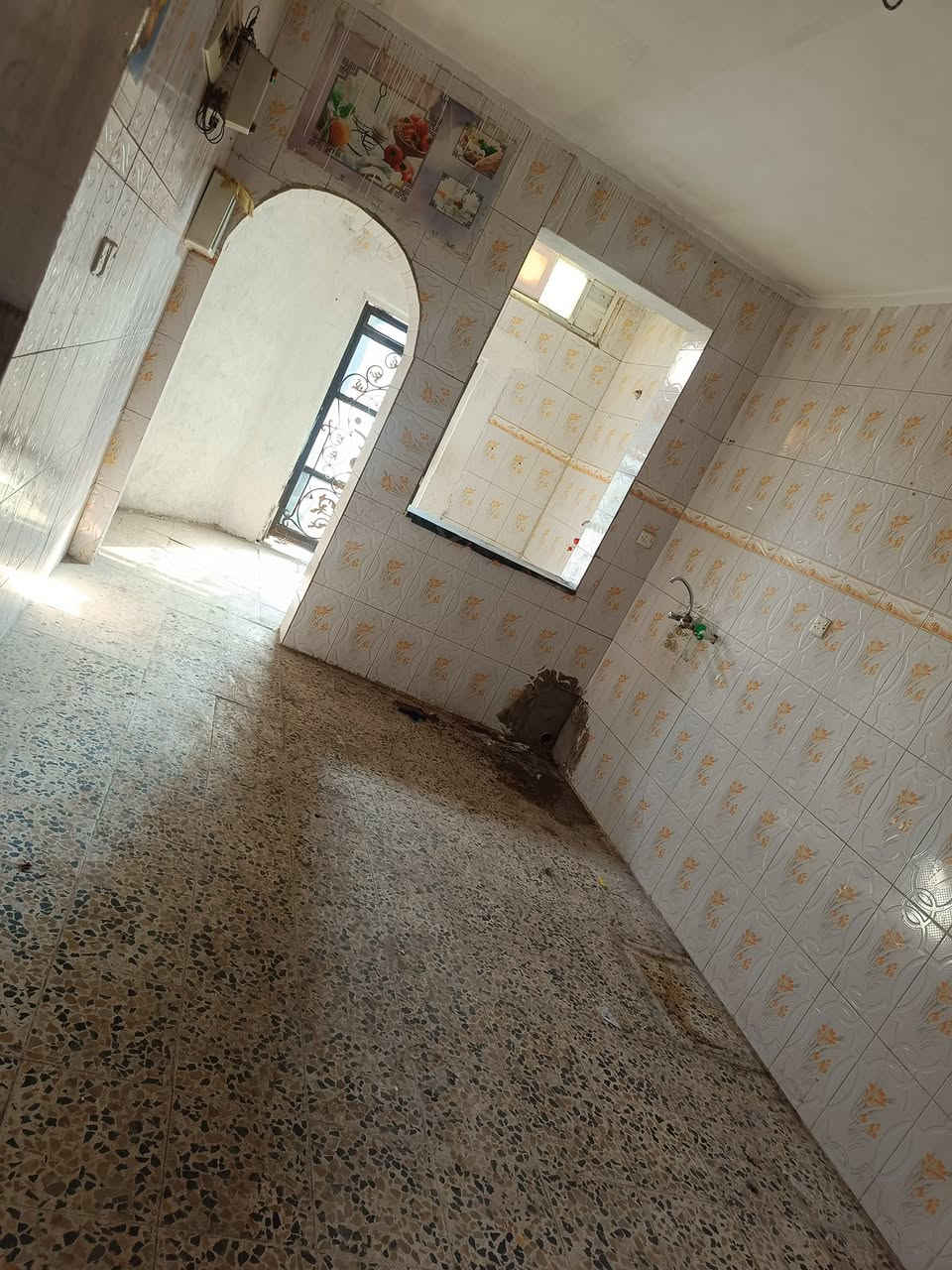 دار تجاري للأيجار مساحه ١٢٥ العنوان نجف عسكري مدارس شارع المضخه مقابل مدرسه دارك تفاصيل الدار غرفتين وصاله كبيره وثنين صحيات وثنين مطابخ وطارمه وسط سعر الأيجار ٣٧٥ ستفسار ***********
