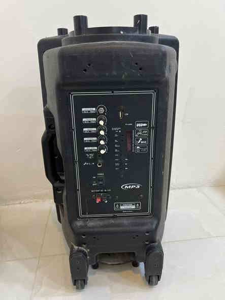 للبيع السماعه الديجي عاطله وسماعه تكنس يابني شغاله وامبلي فاير اوكس با45 كلهن مكاني بغداد ***********
