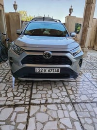 متاح راف 4 xle فول مواصفات موديل 20 اربيل بانزين فقط ضررجاملغ خلفي بدو...
