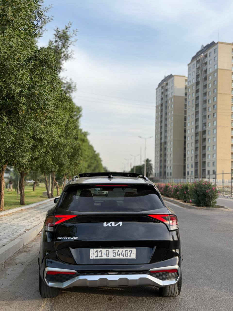 سبورتج 2023 SX فول اعلئ فئة
. وارد امريكي صبغ فقط جاملغ خلفي
هلالة الباب الخلفي 
السياره بدون ايرباك (جميع الإيرباكات سليمه)
.المواصفات 
.بصمة 
.بانوراما 
 . تدفئة كشنات
. جنطة كهرباء 
 .تشغيل عن بعد 
.شاشة ديجتال 
.داخل جلد احمر 
.كراسي كهرباء 
.كرسي خزن ميموري 
. اطفاء ذاتي 
.شاحن وايرليس 
.هندبريك دكمة 
.حساسات امامي وخلفي 
.قطعتين تبريد 
.مود درايف 
‏.LED امامي وخلفي 
.بلوجكتر LED 
.محرك 2500 
.مانع انحدار 
.اوتو هولد 
.مانع انزلاق 
.رادار امامي 
.رادار جانبي 
.حادثها :جاملغ خلفي  
.مكان السياره « بغداد 
***********
