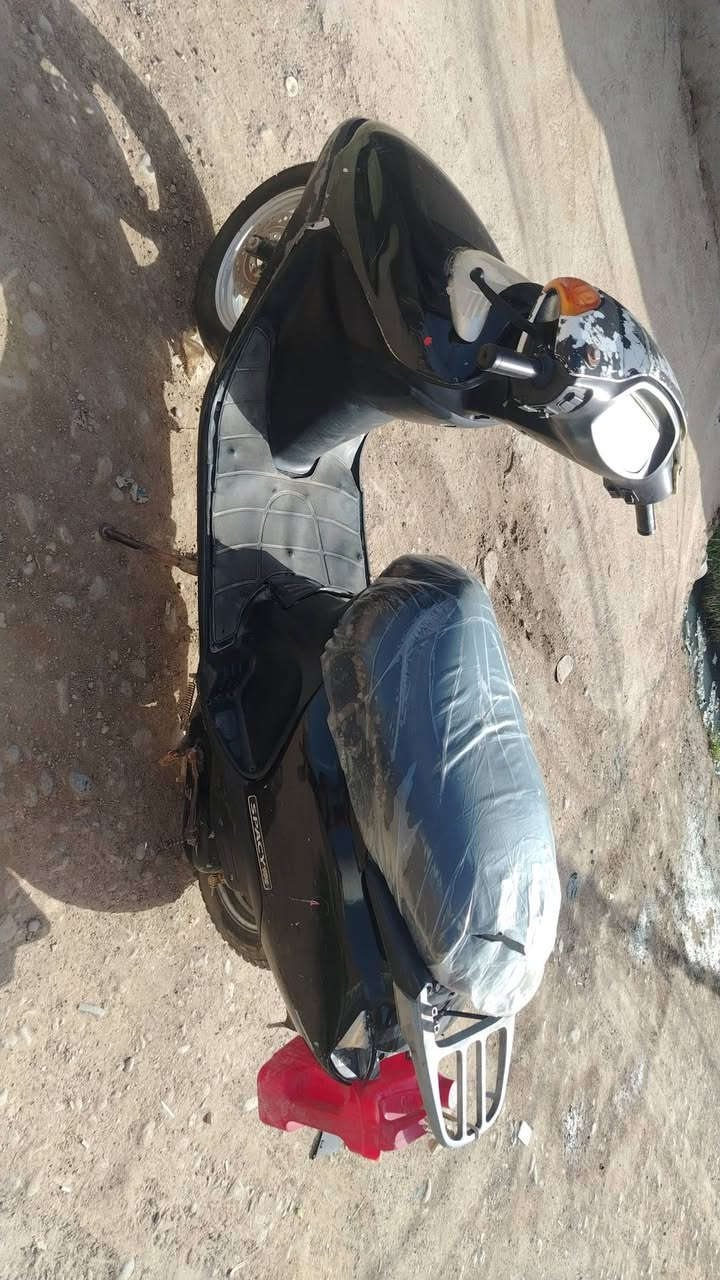 سلام عليكم درجه سبيسي
ماليزي شغاله نكره سلف هندر كهربيات شغاله مكنيه خير من الله  درجه نضيفه مذب عليها ربع سعرها 200وبيها مجال 
***********اتصل وبيك خير وتدلل
