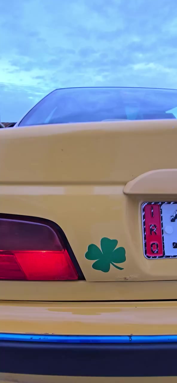 السلام عليكم 
بيجو بارص للبيع 
موديل 2015 
رقم قادسيه انكليزي 
سنويه لل 2027
هيئه وغرامات مصفره 
تخم تاير 
تدفئه تبريد 
مكينه كير كفاله 
حداديه وره وكدام 
جاهزه السياره 
ملاحظه بيه بنيد مبدل فقط 
هلال واحد معمر خلفي
الباقي كفاله 
السعر 45 وبيه مجال حك الجيه
المكان الديوانيه الاسكان
رقم الهاتف ***********
