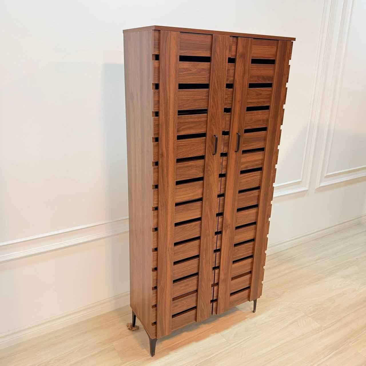 خزانه 2 باب 
ارتفاع 175 سم 
عرض 80 سم 
عمق 32 سم بغداد, العراق


**إذا كنت صاحب هذا الإعلان وتريد حذفه لأي سبب، رجاءا أرسل رسالة إلى الدعم الفني**