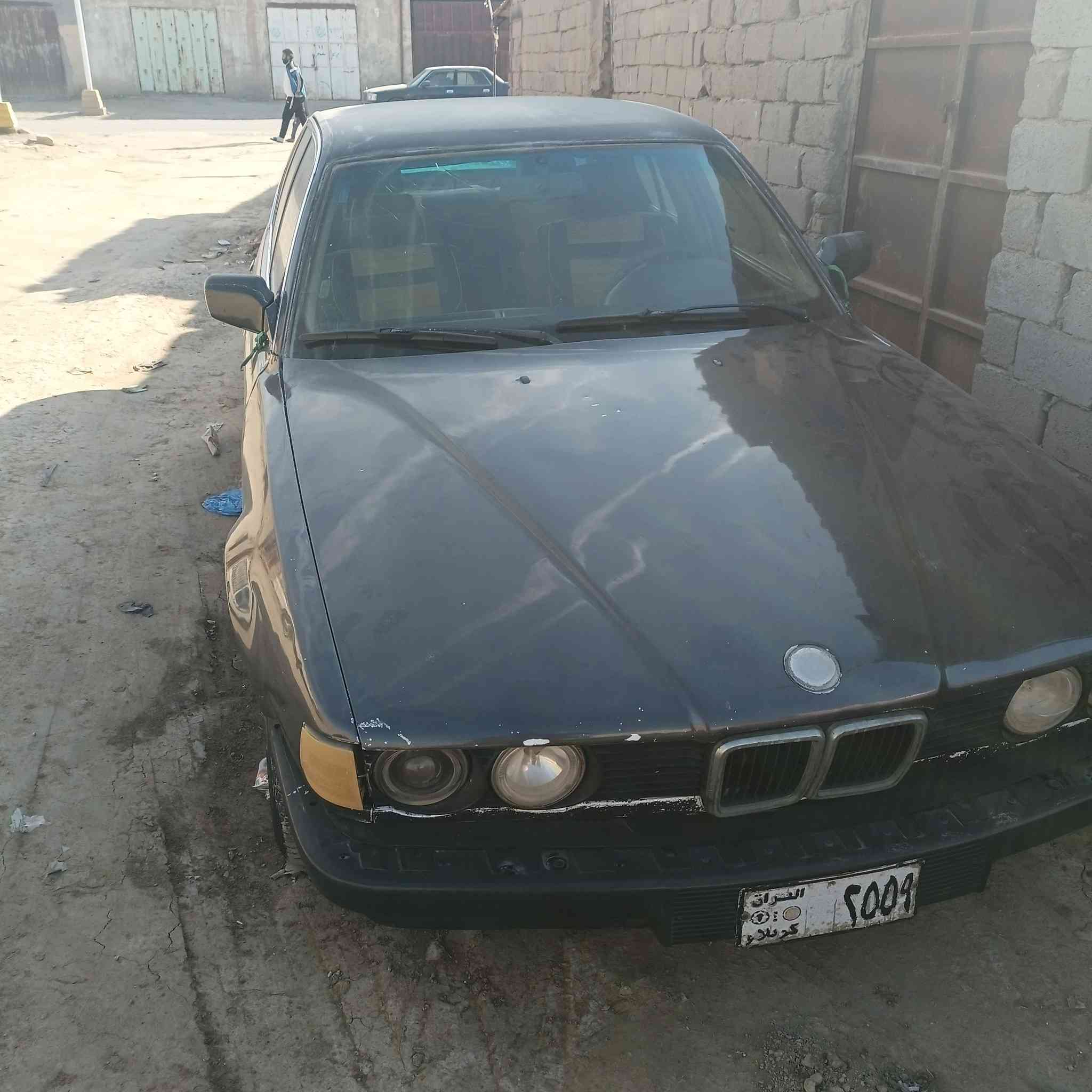 بي ام للبيع العنوان ناصرية سيددخيل 

السعر 25 ورقة وبيها مجال 
كير ومحرك وحدادية شرط 
رقم صدامي سنوية منتهية 2022 للاستفسار الاتصال على الرقم ***********
***********
