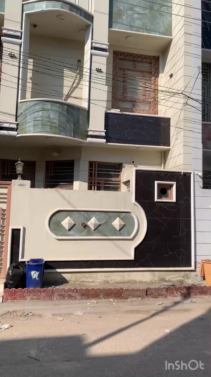 بيت للبيع مع الاثاث المساحه 100 متر 
العنوان خلف مستشفى ابو مهدي المهندس 
يبعد عن طريق الزوار 150 متر وعن الامام الحسين 2 كيلو ونص خدمات كامله بالمنطقة
يحتوي على⭕️ الطابق الارضي غرفه واستقبال وصاله ومطبخ و 2حمام  ومنور 
الطابق الثاني غرفتين وحمام وسطح داخلي وخارجي كما موضح بالفيديو 
للاستفسار / ***********
