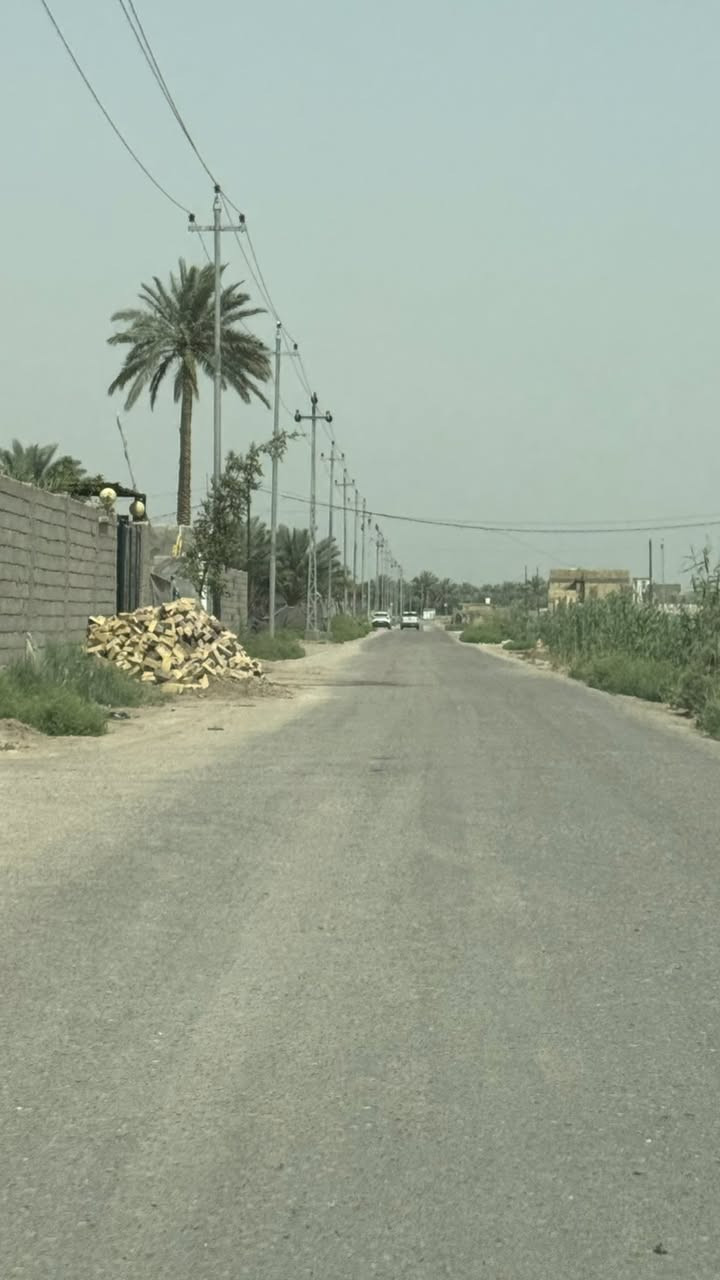 يعلن مكتب التصميم العقاري عن توفر قطعة أرض مميزة لمن يبحث عن جني الأرباح أو السكن في موقع استراتيجي واعد:
• الموقع: تقسيم عمار الجنابي - خلف جامعة المستقبل.
• المساحة: 200 متر مربع.
• القرب والوصول: تبعد عن طريق (حلة - نجف) مسافة 1000 متر فقط.
• الخدمات: المنطقة مخدومة بطريق "تبليط" بالكامل، مما يسهل الوصول إليها ويزيد من قيمتها المستقبلية.📍 للراغبين في التفاصيل أو المعاينة يرجى زيارة مكتبنا:
العنوان: الحلة - حي الصحة - مجاور جامع الهندي.
📞 للتواصل والاستفسار:
• ***********
• ***********
مكتب التصميم للأراضي والعقارات
