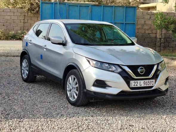 السلام عليكم 
للبيع 
نيسان روج موديل 2022 محرك 2000 سبورت مرقمه اربيل دولي باسم البايع شرط التحويل والوكاله ماشيه 50 الف 
قطعه وحده چاملق الامامي جهه السايق فقط السياره نظيفه مال جناي 
صور الضرر مرفق بالمنشور 
عنوان السياره الشرقاط الساحل الايسر قريه سديره 
السعر 175 وبيها مجال 
للاستفسار الاتصال على الرقم التالي 
‏‪0782 498 9510‬‏
