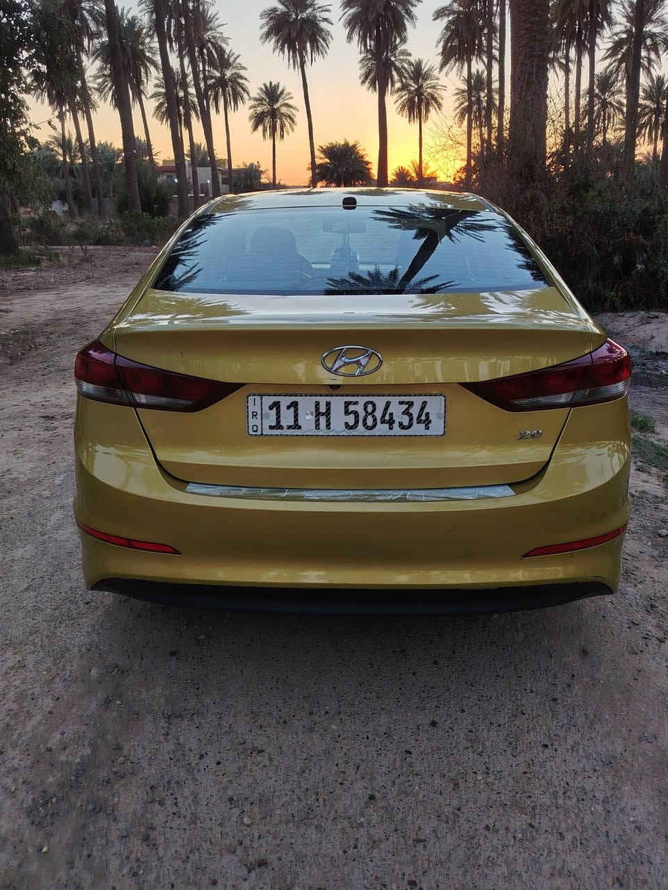 يا الله السلام عليكم الانترا خليجي موديل 18 بيه الباب خلف سائق مبدل وشويه من هلال مال جامل خلفي سياره خير من الله كير محرك كفاله مكينه 2000 دوش ترايك وين ما يعجبك سعر 125 و بيه مجال الاستفسار ***********
