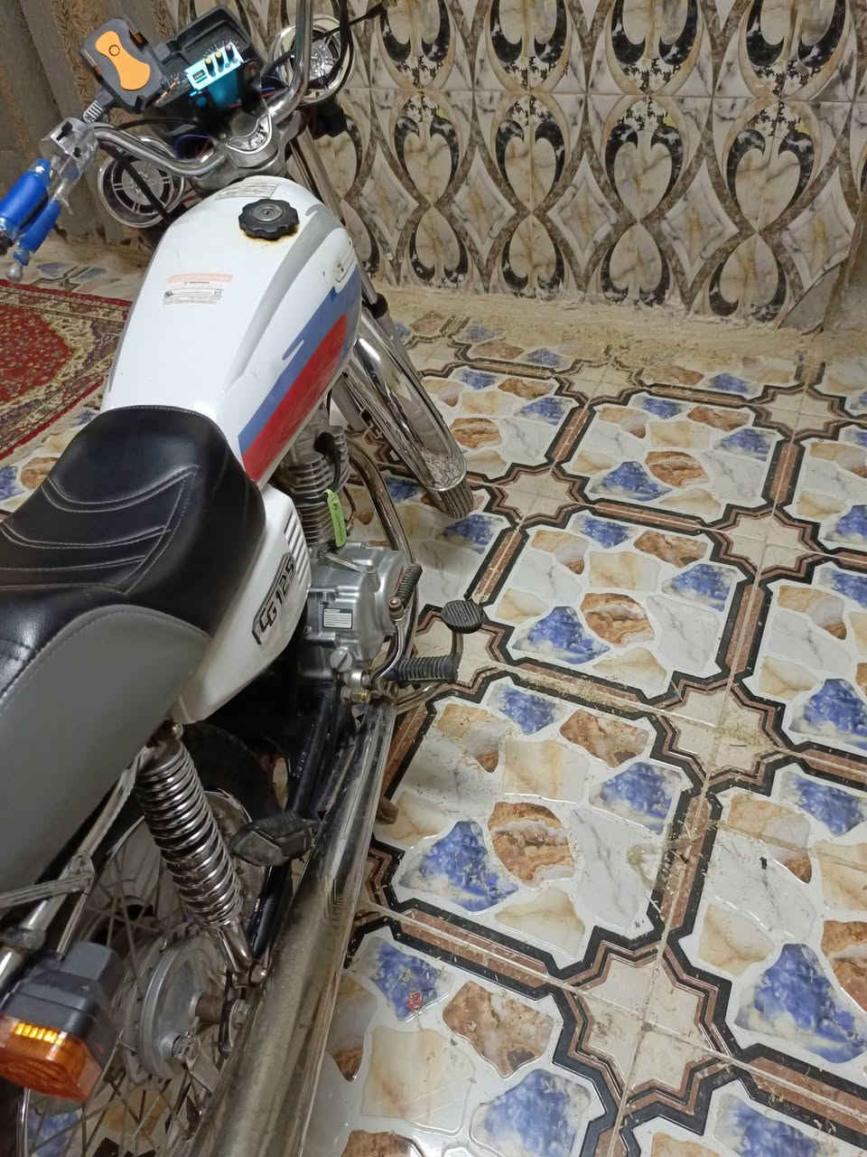 سلام عليكم دراجه البيع شاصي13جديد تعمير 2025مكينه فيلسه فقط دراجه كلش نضيفه اوراق اصولي جاهزه لترقيم 
كهربائية كلها شغاله دراجه حيل نضيفه مكان شطره طريق نصر سعر 700بيها مجال قليل شراي نتصل ***********
