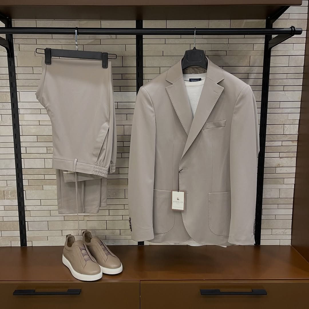 ⁨	⁨	⁨	⁨	⁨ New summer season 
Italian suits 🇮🇹 
الموسم الصيفي الجديد

بدلة سبورت صيفية سباندكس 
متوفر ب ٣ الوان اساسية

السعر : 375,000 دينار عراقي 

العنوان : الجادرية / شارع فندق بابل 
مقابل مطعم أسرار آدم واسواق وفر 

واتس اب : ***********⁩⁩⁩⁩⁩

