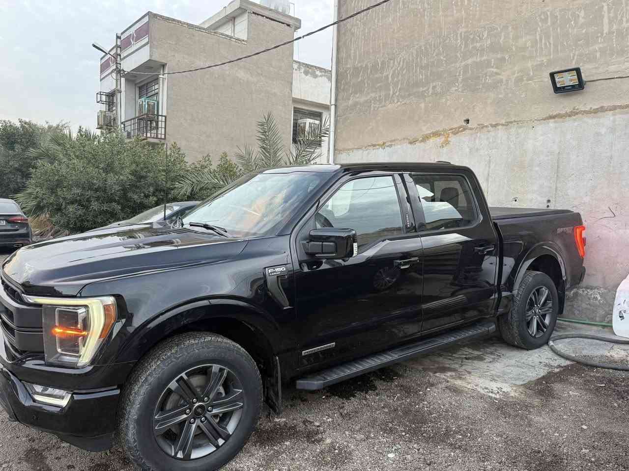 السلام عليكم
فورد F150 للبيع موديل 23 
مواصفات لاريات 
مكينه3.5 تون تيربو هايبرد 
ماشيه 40 الف كيلو 
رادارات امامي وخلفي وجانبي 
تحديد مسار 
كشنات جلد تدفئه وتبريد 
بانوراما 
اضاءه محيطيه خارجيه 
لايتات متحرك داينمك 
باب خلفي كهرباء 
تشغيل عن بعد 
استيرن كهرباء دواسات بانزين وبريك كهرباء 
قطعه تبديل نفس اللون جاملغ ايسر وربع بنيد صبغ وربع جاملغ الايمن امامي
مكانها بغداد الدوره
***********
