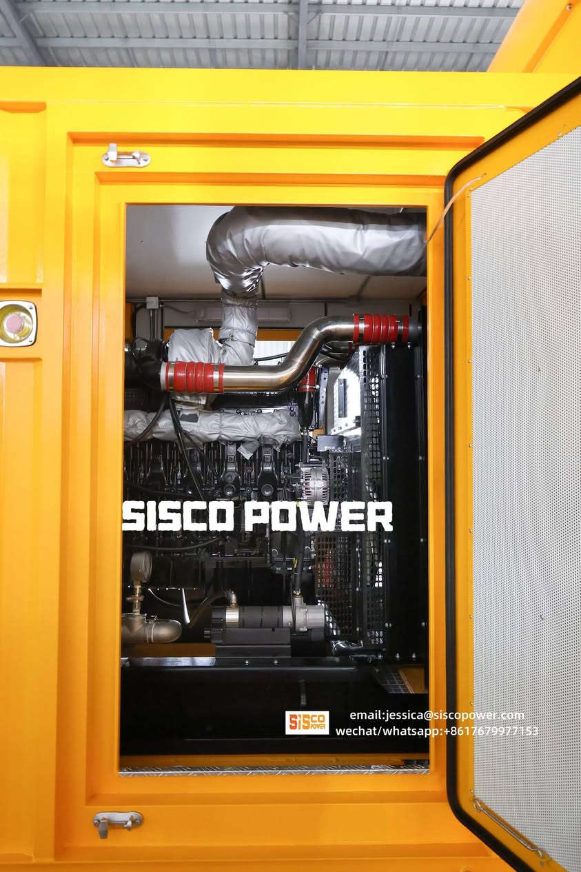 🟧🟨 مولد غاز (Gas Genset) بقدرة 260 كيلوواط بتصميم مخصص داخل حاوية.

يعمل بمحرك من نوع #Cummins ومولد كهربائي (Alternator) من نوع #LeroySomer.

-- يتميز الغطاء الخارجي (الحاوية) بمقاومة رذاذ الملح، والماء، والصدأ، والحريق، مما يضمن أداءً مستقراً في الظروف البيئية القاسية.

-- مقاومة عالية لدرجات الحرارة؛ يضمن استمرارية العمل دون انقطاع في المناطق ذات درجات الحرارة المرتفعة خلال فصل الصيف الحار.

-- مستوى ضوضاء منخفض أثناء التشغيل، مما يوفر تجربة استخدام مريحة ومناسبة.

-- إمكانية التخصيص حسب الطلب، وخدمة احترافية من المصنع، وضمان لمدة عام واحد.

لا تترددوا في التواصل معنا إذا كنتم مهتمين!
📩 jessica@siscopower.com
📲 8617679977153
https://wa.me/8617679977153

#SISCOPOWER #GASGENSET #Generator #powersolution #motor #gasgenerator #مولد_الغاز #حلول_الطاقة #محرك


**إذا كنت صاحب هذا الإعلان وتريد حذفه لأي سبب، رجاءا أرسل رسالة إلى الدعم الفني**